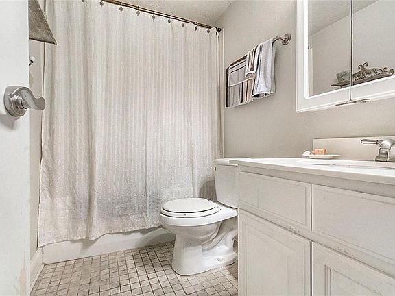 2nd image of 3805 Houma Blvd Unit B103