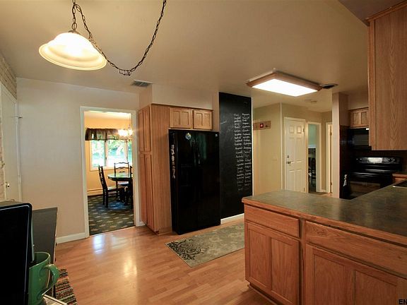 3rd image of 14 Meadow Valley Dr