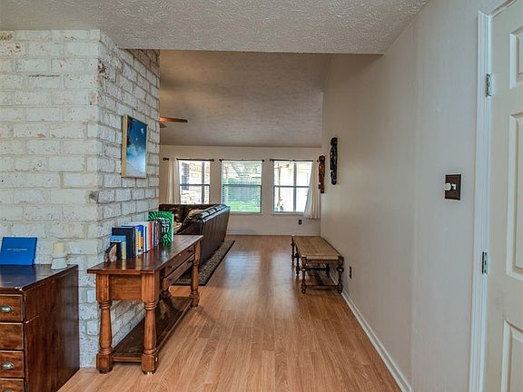 4th image of 21226 Park Bend Dr