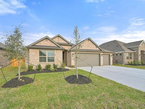 1541 Apache Heights Dr, Dayton, TX 77535