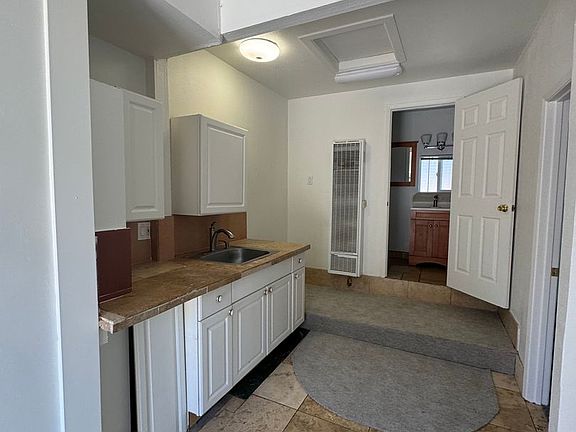 5th image of 1013 Live Oak Ave
