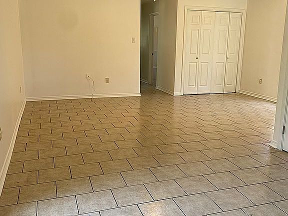 5th image of 2524 Jackson Blvd