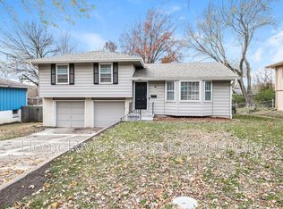 9912 Hillcrest Rd, Kansas City, MO 64134