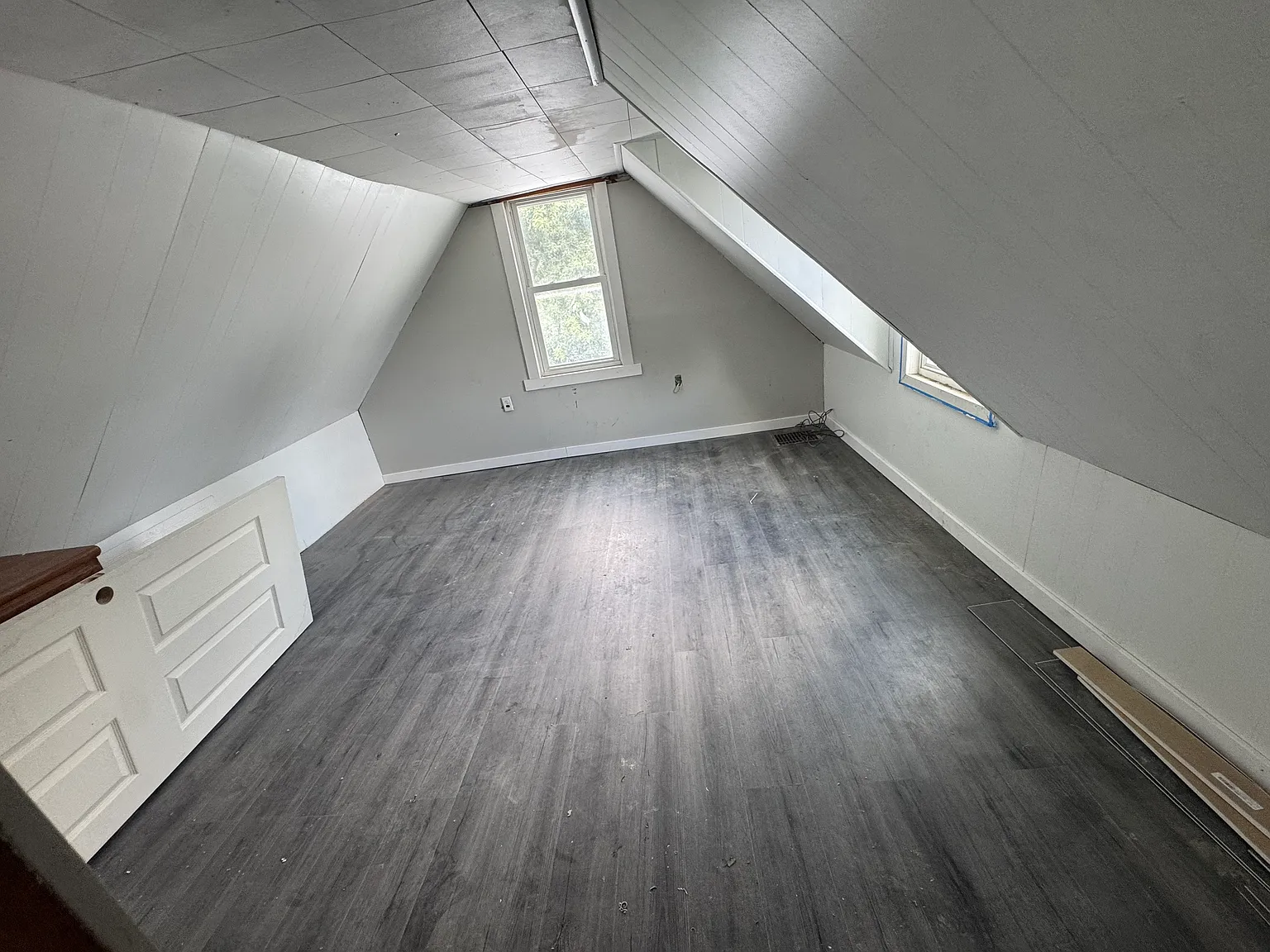 3 bed, 1000 sqft, $1,325 — Photo 2