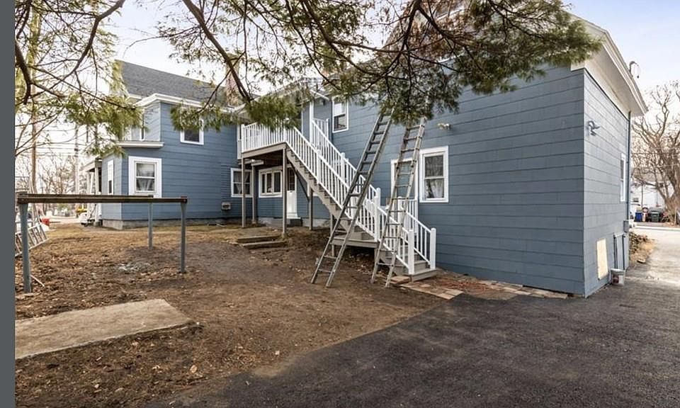2nd image of 212 Main St #3