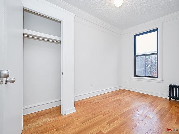 4th image of 1037 College Ave #3