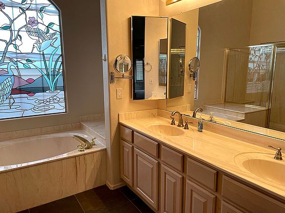 3rd image of 10870 N Canada Hills Ct