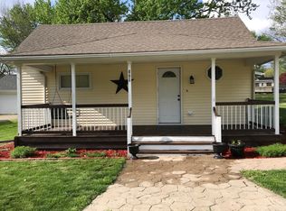 605 W Madison St, Athens, IL 62613