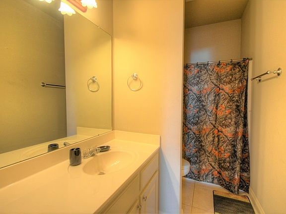 5th image of 18055 Manning Dr