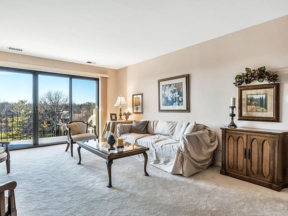 5th image of 101 Old Oak Dr APT 416