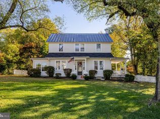 150 S 32nd St, Purcellville, VA 20132