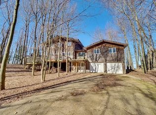 4724 W Fox Farm Rd, Manistee, MI 49660