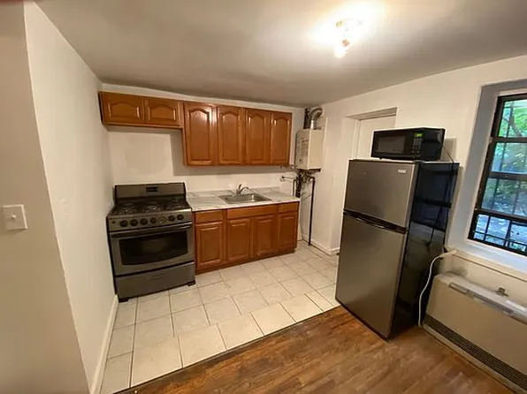 266 Kosciuszko St, Brooklyn, NY 11221