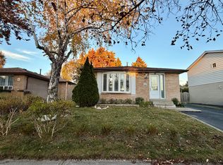 15 Hutcherson Sq, Toronto, ON M1B1C5