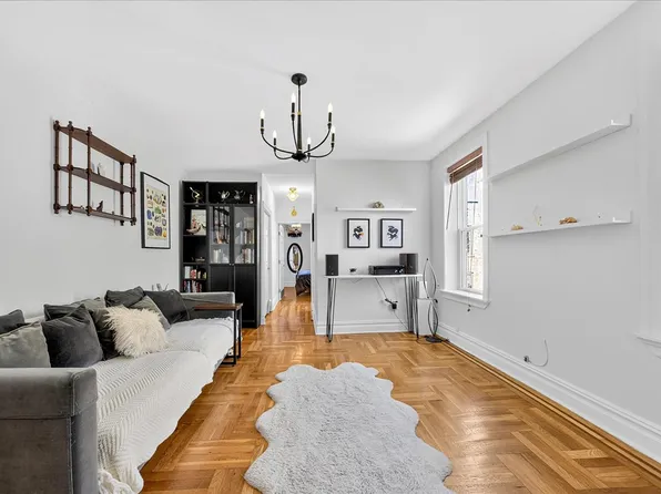 811 Walton Avenue image 3 of 17