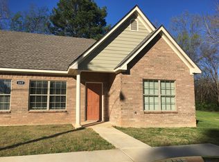 111 Pinebrook Pl, Longview, TX 75601