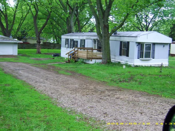 5335 Sand Ridge Rd, Morris, IL 60450