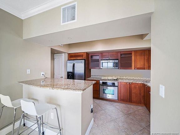 3rd image of 275 NW Flagler Ave APT 302
