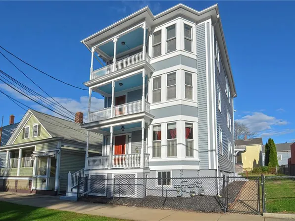 274 High St, Bristol, RI 02809