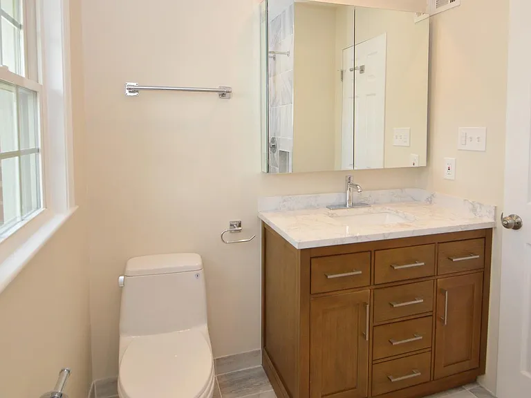 2441 N McKinley St — Photo 15