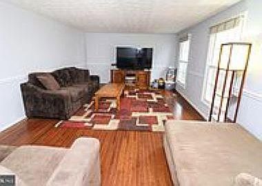 3rd image of 2653 Chiswell Pl