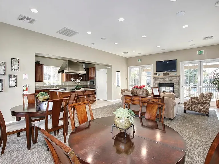 95 Talmont Cir — Photo 28