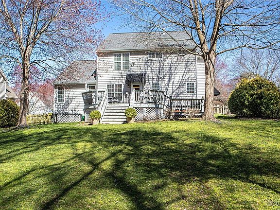 4th image of 9494 Indianfield Dr