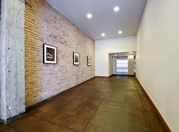 3rd image of 1635 W Belmont Ave APT 513