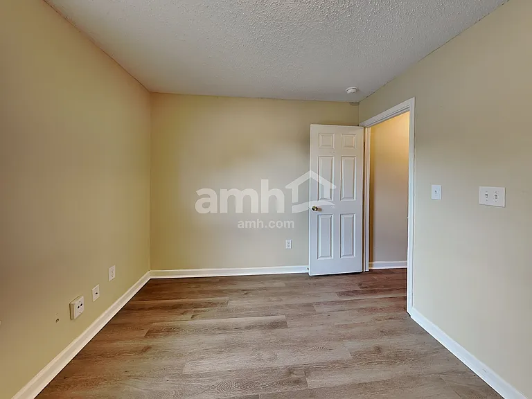 8039 Red Barn Ct — Photo 18