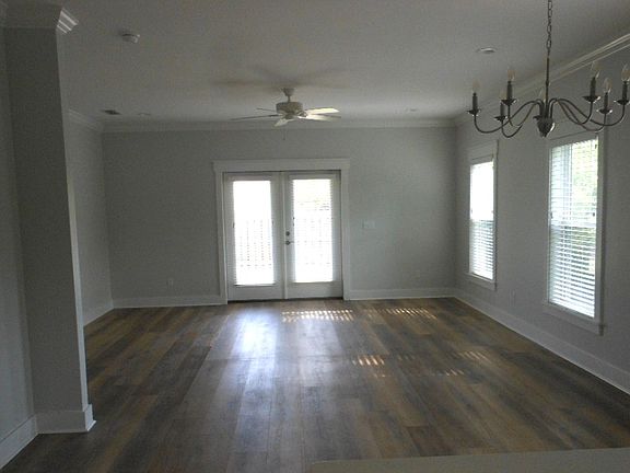 4th image of 120 Crane Dr