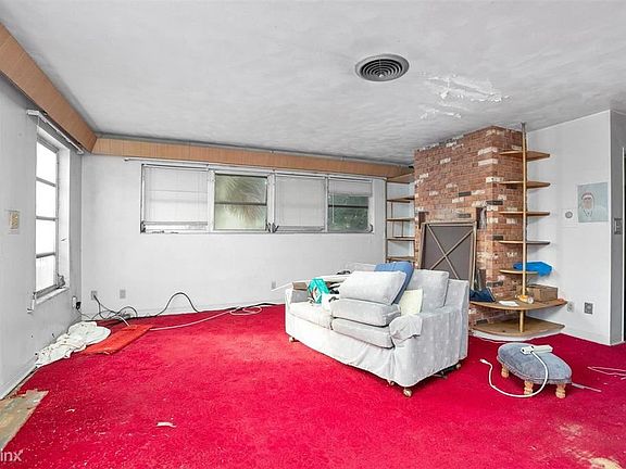 3rd image of 496 Wild Olive Ave