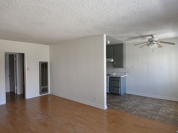 3rd image of 10811 Kling St APT 3