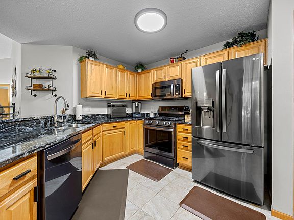 2nd image of 7798 Palisades Ave NE