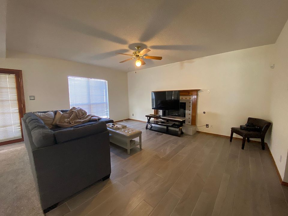 1st image of 1609 Plaza Chica Way