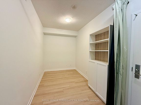 5th image of 126 Simcoe St #1106
