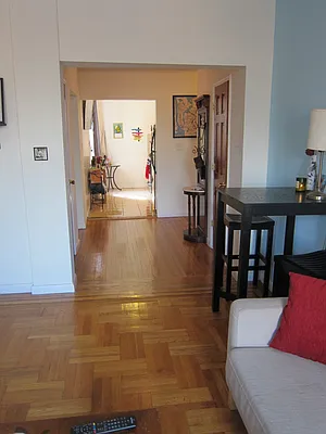 Rented by Realty 2000 Corp | media 36