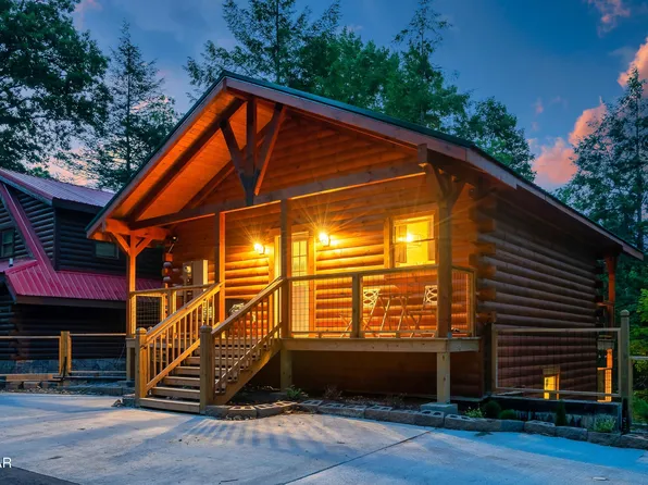 1633 Misty Hollow Way, Gatlinburg, TN 37738