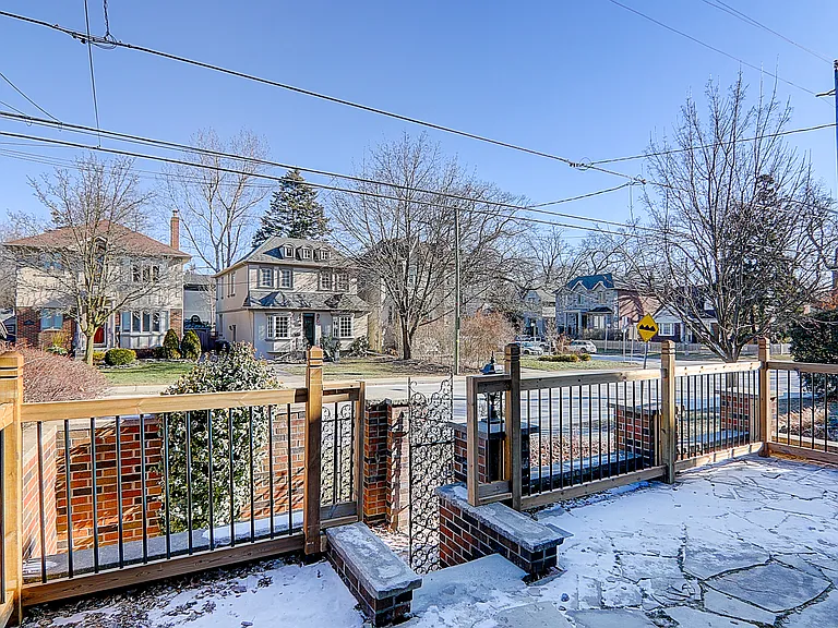 138 Fallingbrook Rd — Photo 40