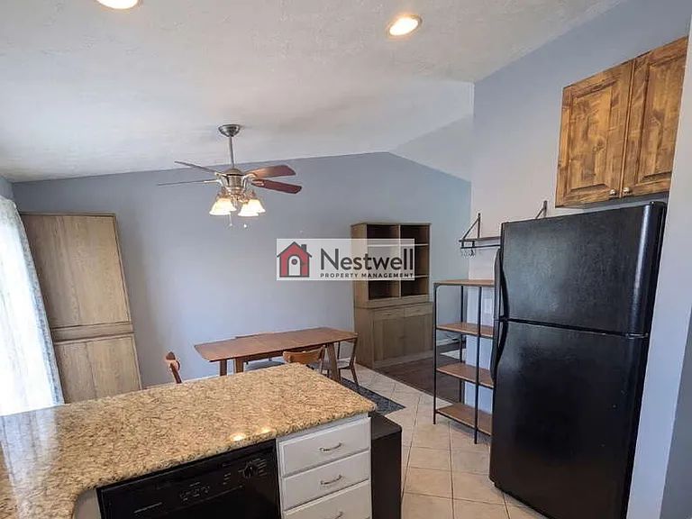 1637 W Crystal Ridge Dr — Photo 6