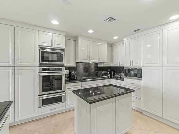 2nd image of 200 E Palmetto Park Road #808