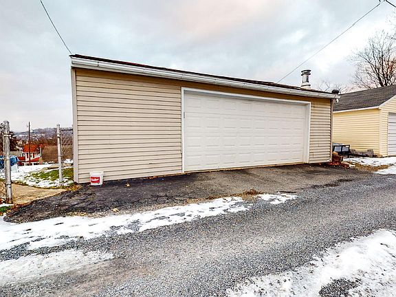 3rd image of 2029 Whitford Ave