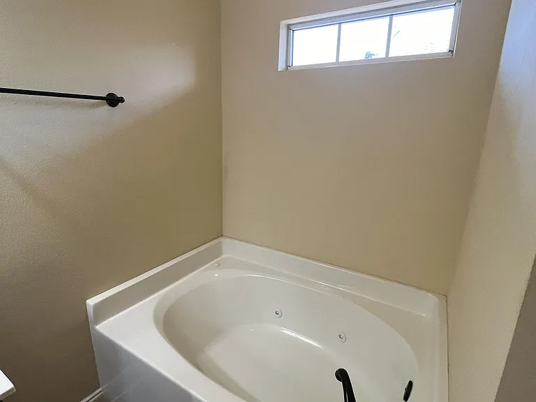 808 Pine Alley St — Photo 18