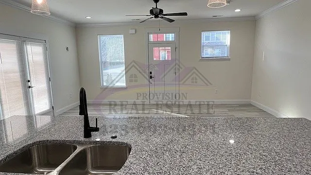 New Construction! 3 bed/2.5 bath Townhouse — Photo 4