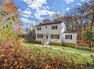 144 Fieldcrest Dr, Ridgefield, CT 06877