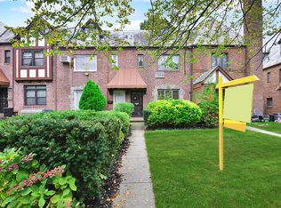 137-80 75th Rd, Flushing, NY 11367