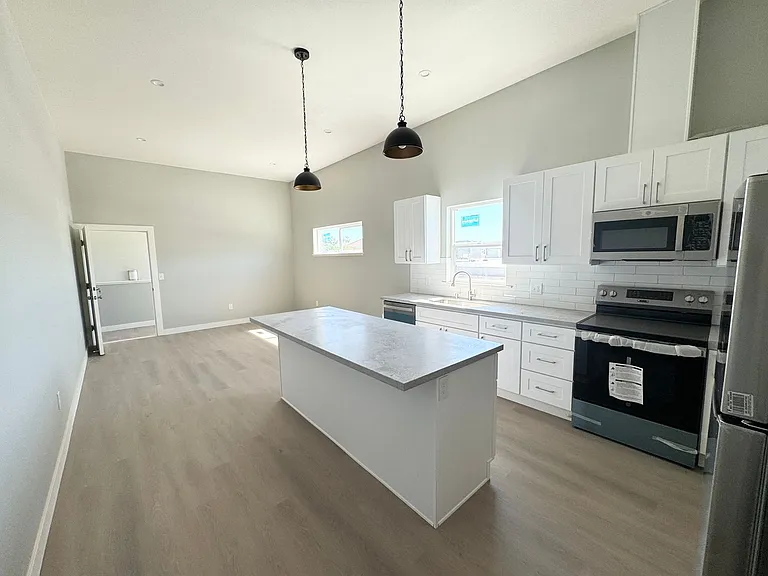 223 S K St — Photo 6