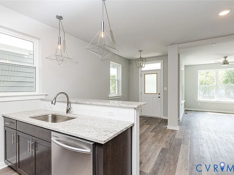 1529 Porter St #A — Photo 11