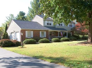 111 Glenwood Dr, Washington Crossing, PA 18977
