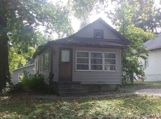 805 E 3rd St, Pana, IL 62557