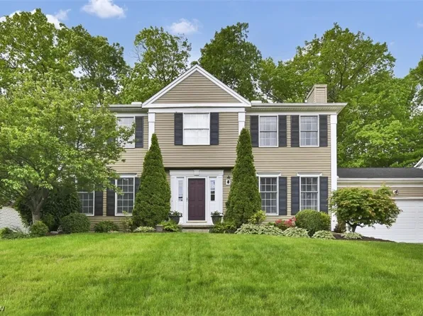 13483 Tradewinds Dr, Strongsville, OH 44136